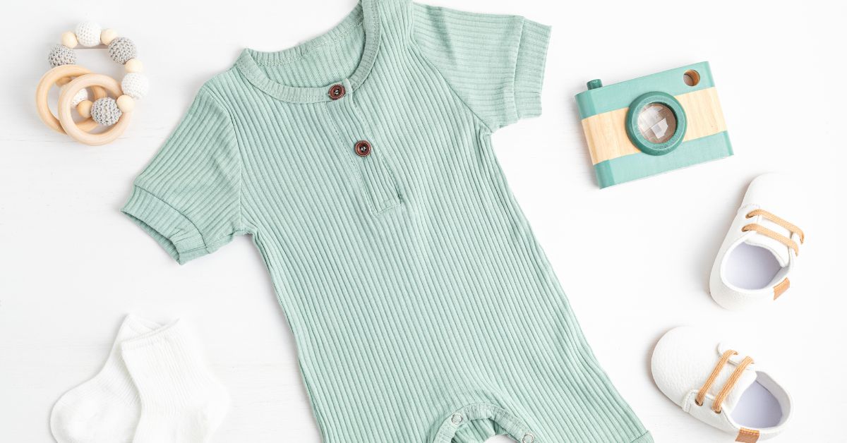 Picking the Ideal Baby Coming Home Outfit: A Developmental Timeline