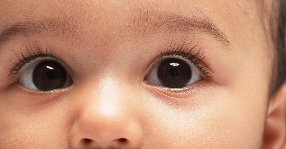 When Will Baby’s Eyelashes and Eyebrows Darken? A Developmental Timeline